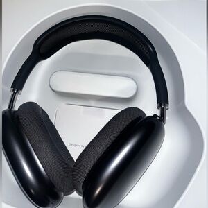 AirPod Max Space Gray